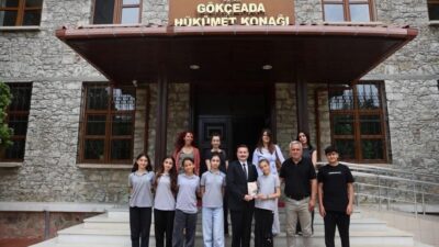 Gökçeada Kaymakamı Osman Acar’ın himayelerinde yürütülen “Ben Okuyorum, Gökçeada Okuyor”