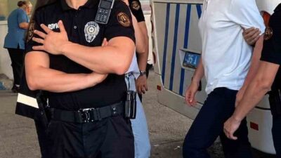 İzmir’de Buca Belediyesi’ne yönelik yürütülen geniş çaplı yolsuzluk operasyonunda, gözaltına