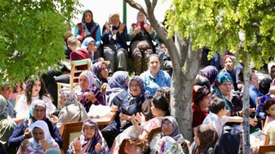 Niğde merkeze bağlı Güllüce Köyü’nde geleneksel olarak düzenlenen Gülbaba Anma