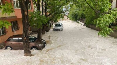 Gümüşhane’de yaklaşık 2 saat etkili olan dolu ve sağanak yağış