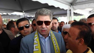 Fenerbahçe Başkan Adayı Hakan Safi, basın mensuplarına yaptığı açıklamada, kongreye