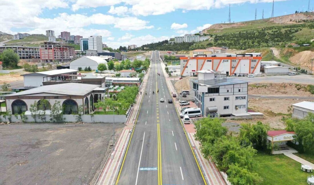 Malatya Büyükşehir Belediyesi, kentin dört bir yanında yol çalışmalarına devam