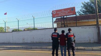 Aydın’ın Nazilli ilçesinde yağma suçundan aranan şahıs kıskıvrak yakalandı. Aydın