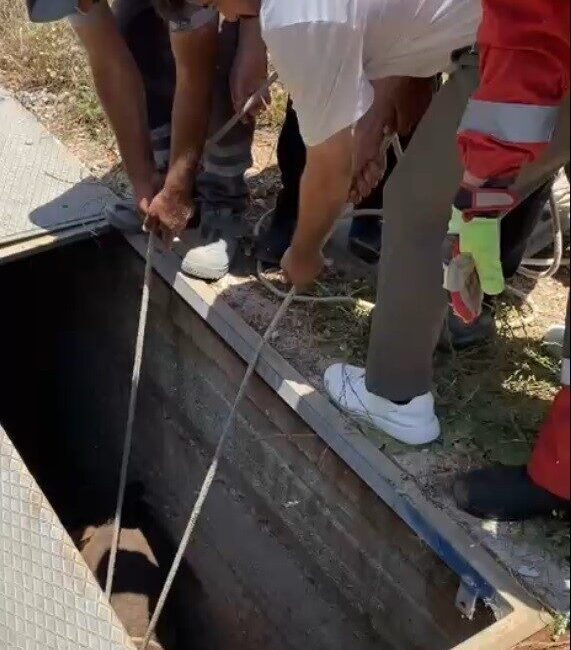 Muğla’nın Bodrum ilçesinde yaklaşık 3 metre derinliğindeki arıtma su hattının