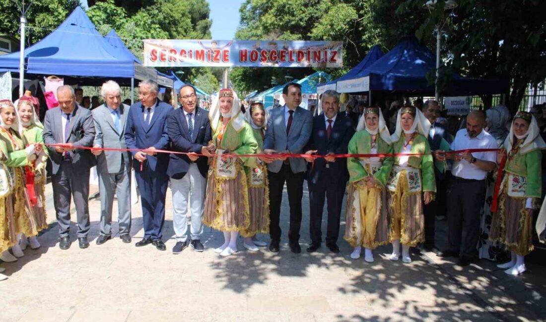 Aydın genelindeki Halk Eğitimi Merkezleri’nde eğitim gören kursiyerler, bir yıllık