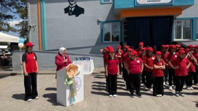 DÜZCE (İHA) – Düzce Şehit Cihan Aksarı Ortaokulu tarafından düzenlenen