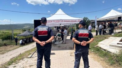 Bilecik’in Gölpazarı ve Yenipazar ilçelerinde düzenlenen Hıdırellez şenliklerinde jandarma ekipleri