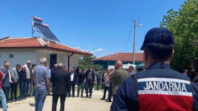 Bilecik’te düzenlenen Hıdırellez şenliklerinde jandarma ekiplerince güvenlik tedbirleri alınırken vatandaşlara