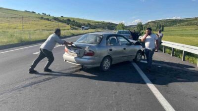 Afyonkarahisar’da iki aracın karıştığı trafik kazasında 2 kişi yaralandı. Kaza,