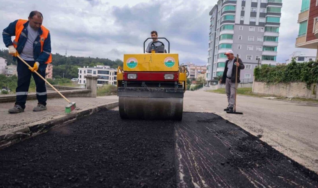 Samsun’un İlkadım ilçesinde belediye ekipleri, bozulmalar nedeniyle sürüş güvenliğini olumsuz
