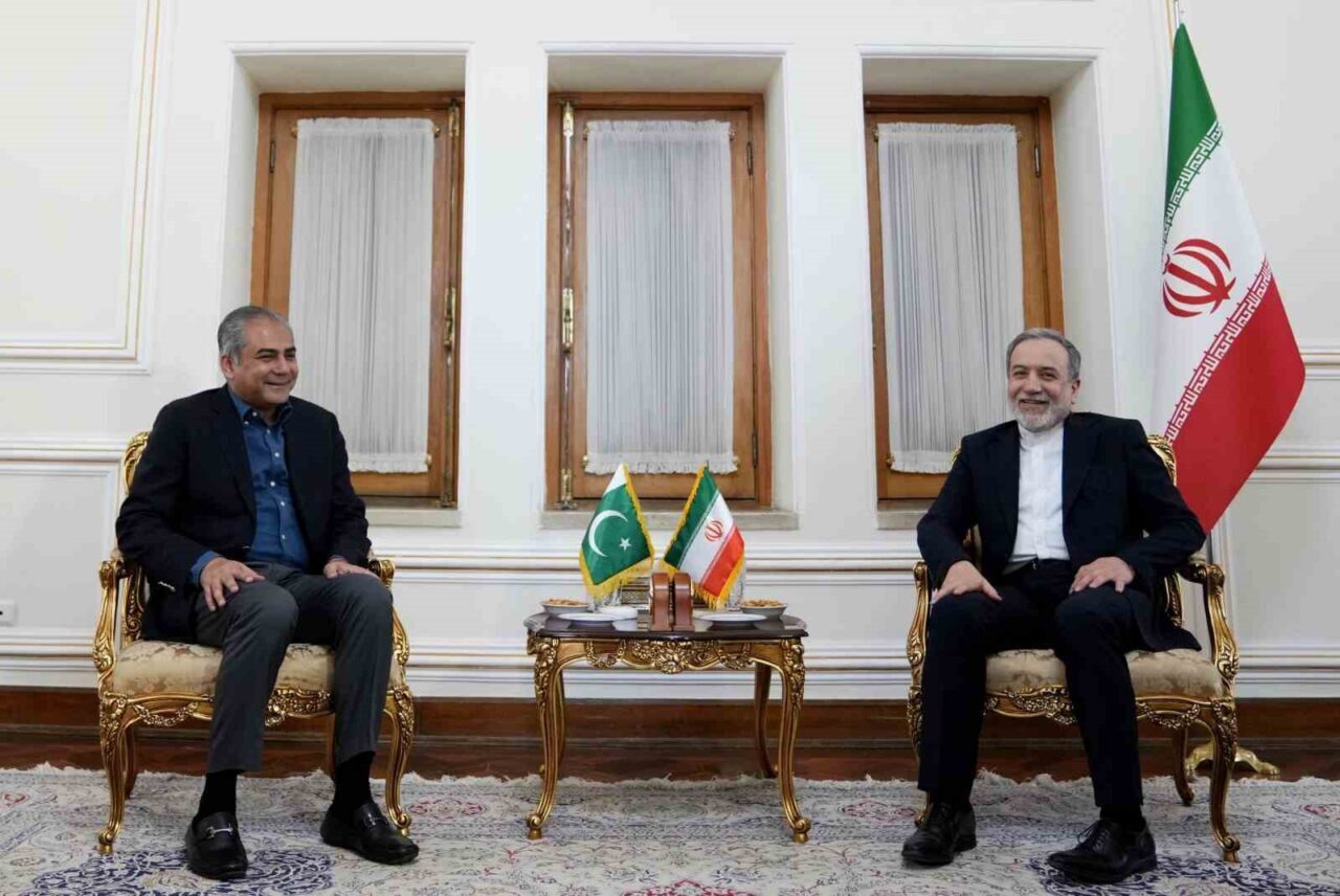 İran Dışişleri Bakanı Abbas Arakçi, Tahran’da Pakistan İçişleri Bakanı Mohsin