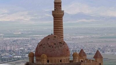 Ağrı’nın Doğubayazıt ilçesinde bulunan ve Osmanlı mimarisinin en önemli eserlerinden