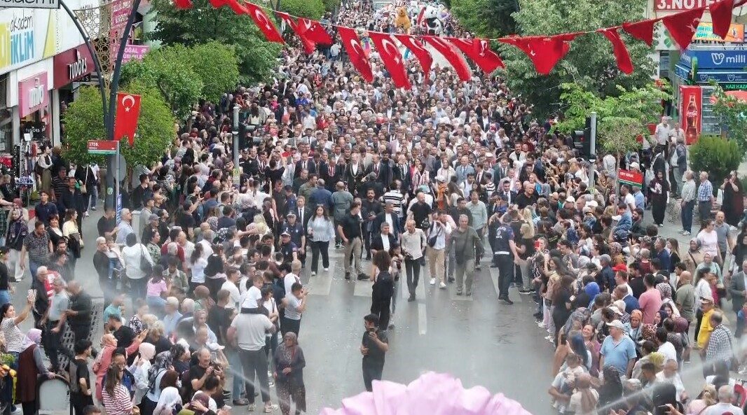 Dünya genelindeki gül çiçeği ve gül yağı üretiminin yaklaşık yüzde