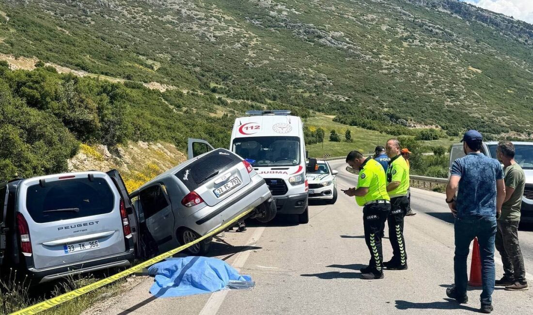 Isparta’nın Eğirdir ilçesinde iki otomobilin çarpışması sonucu meydana gelen kazada