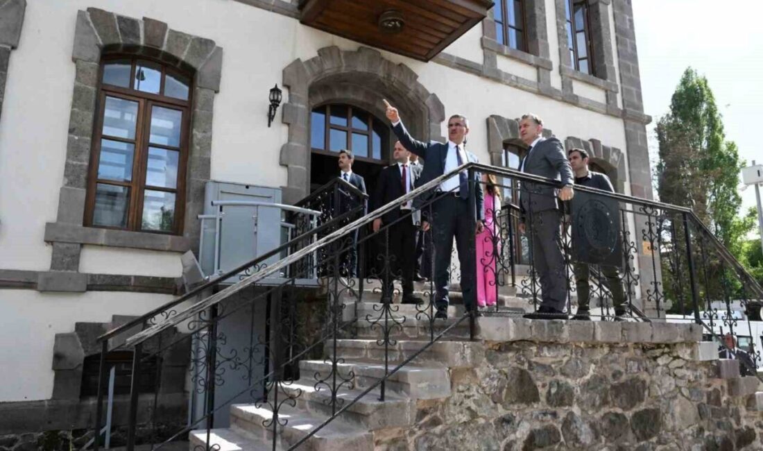 Vali Aydın Baruş, Erzurum Rölöve ve Anıtlar Müdürlüğünü ziyaret ederek