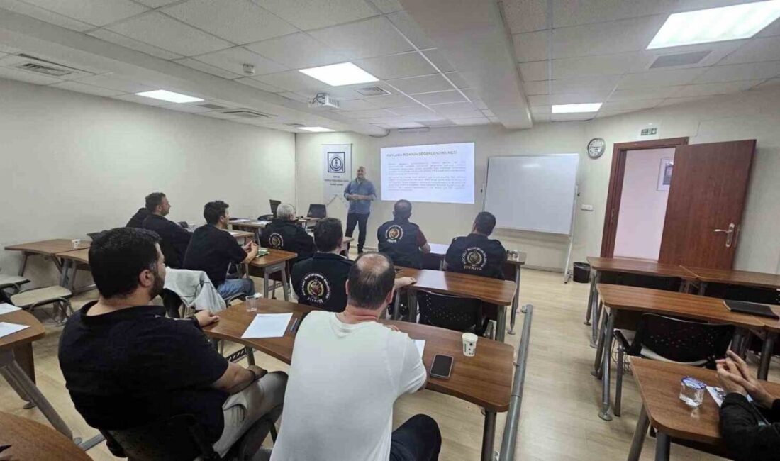 Kocaeli itfaiyesi personeli, patlayıcı ortam risklerine karşı farkındalığı artırmak amacıyla