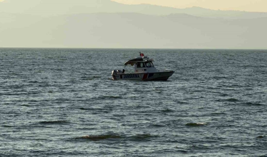 Bursa’da oğlu ile yüzmek için İznik Gölü’ne giren emekli polis