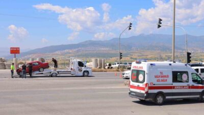 Kahramanmaraş’ta meydana gelen iki farklı trafik kazasında 2 kişi yaralandı.