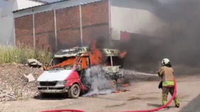 Kahramanmaraş’ta çıkan minibüs yangını itfaiye ekiplerince söndürüldü. Yangın, Dulkadiroğlu İlçesi
