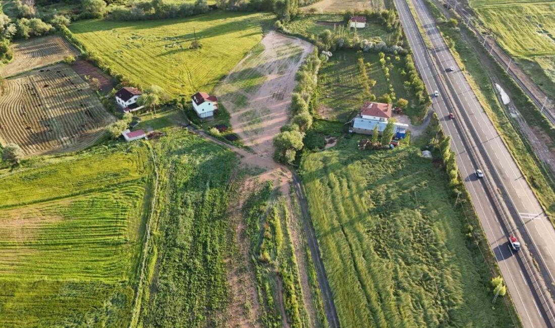 Kayseri’de 8 kilometre uzunluğu bulunan ve çıkışı olmayan kanaldan akan