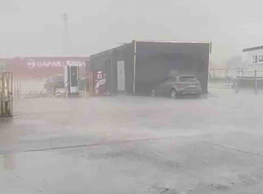 Edirne’de Kapıkule Sınır Kapısı bölgesinde kısa süreli dolu yağışı etkili