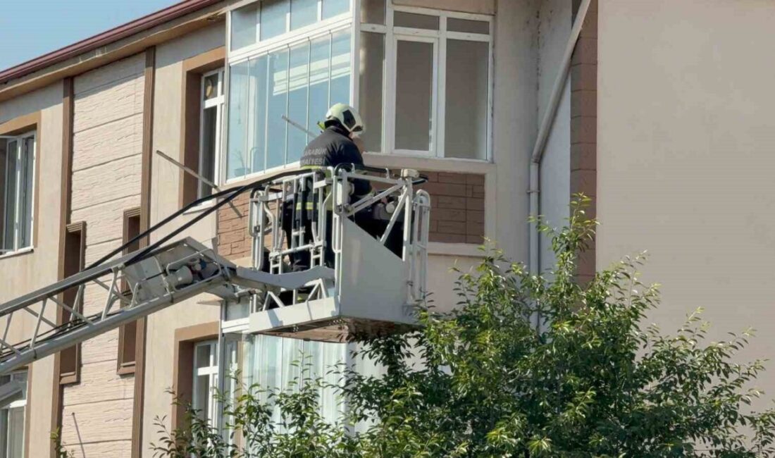 Karabük’te bir genç, evinin balkonunda asılı halde ölü bulundu. Beşbinevler