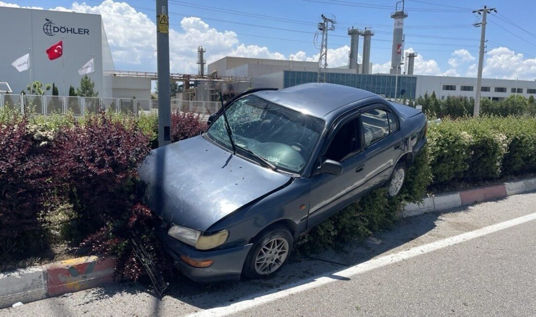 Karaman’da cipe arkadan çarpan otomobilin refüje çıkması sonucu meydana gelen