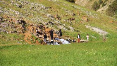 KAHRAMANMARAŞ (İHA) – Kahramanmaraş’ın Göksun ilçesinde kayaların arasından fışkırarak çıkan