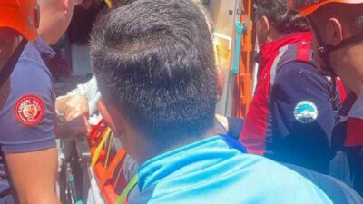 Kayseri’nin Melikgazi ilçesinde piknik yaptığı sırada kayalıklardan aşağı düşerek yaralanan