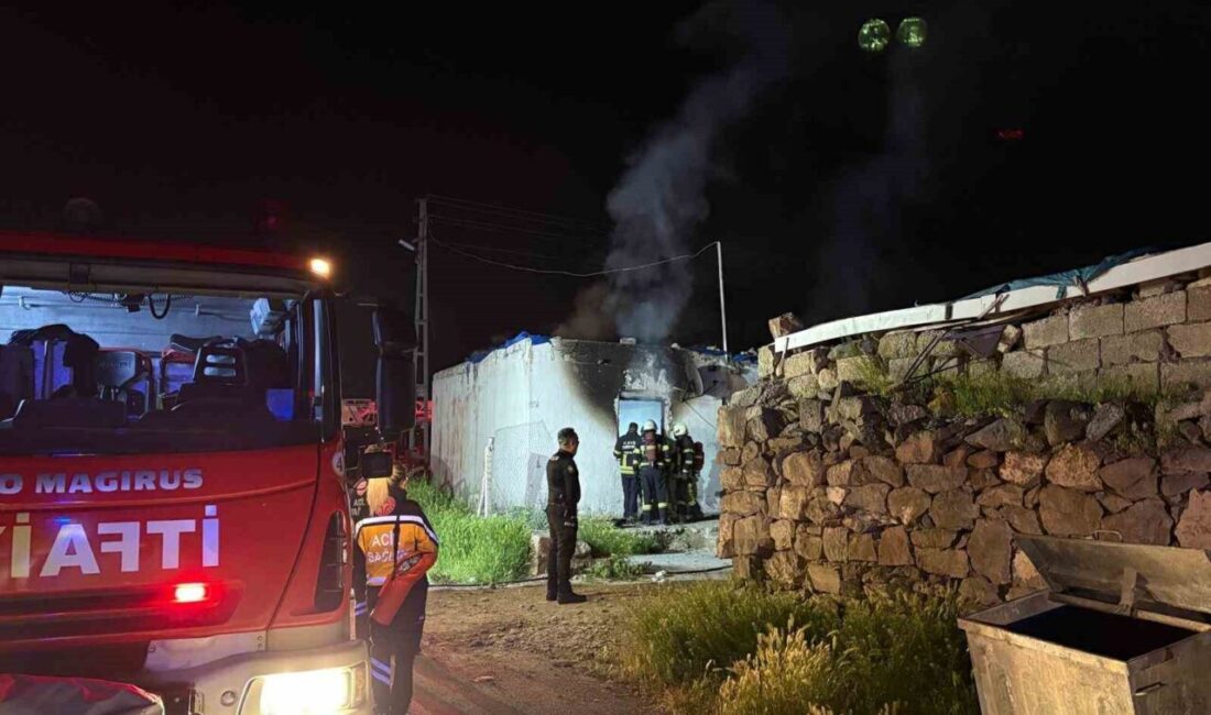 Kayseri’nin Kocasinan ilçesinde metruk haldeki bir müstakil evde çıkan yangın