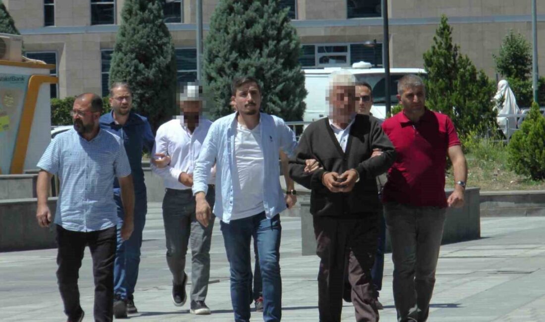 Kayseri’nin Talas ilçesinde yolcu alma meselesinden meslektaşları tarafından bir taksicinin