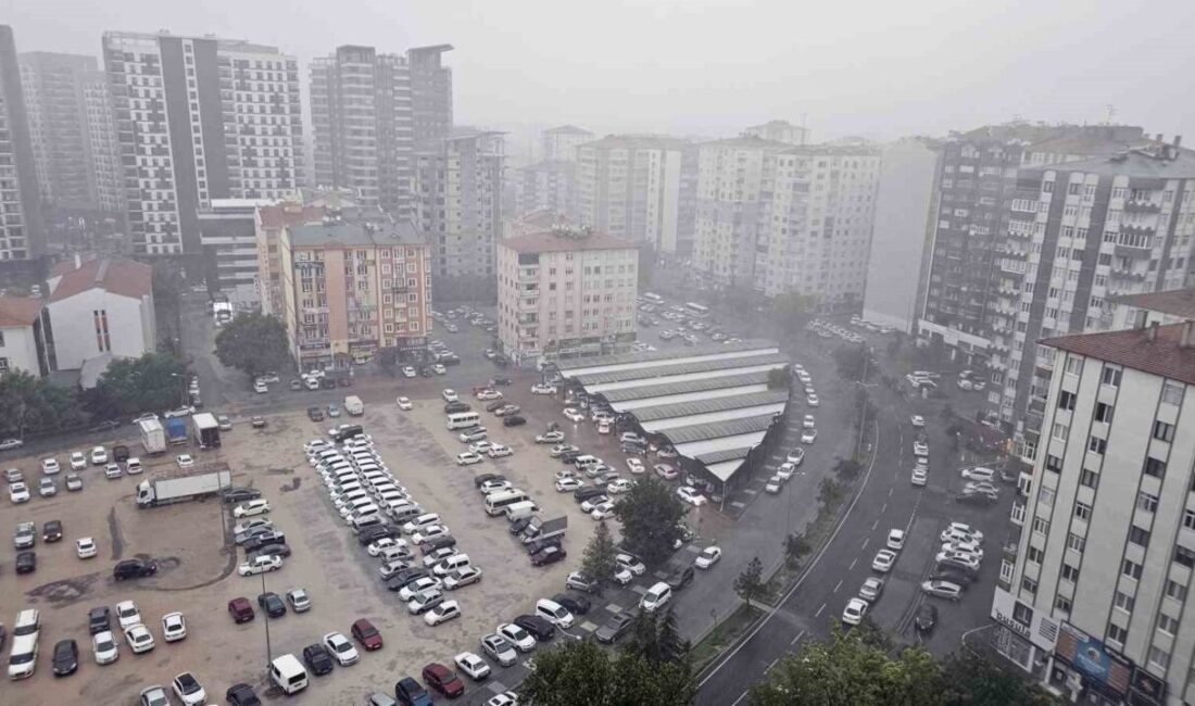 Kayseri’de etkili olan kuvvetli yağış ve dolu vatandaşlara zor anlar