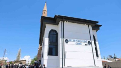 Sivas’ın Ulaş ilçesine bağlı Kazanpınar köyünde yapımı tamamlanan Kazanpınar Camii