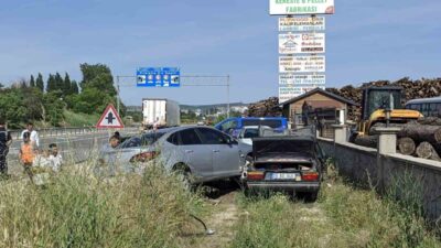 Edirne’nin Keşan ilçesinde meydana gelen trafik kazasında 2 kişi yaralandı.
