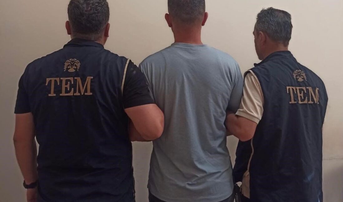 Gaziantep’in Nizip ilçesinde FETÖ/PDY silahlı terör örgütüne üye olma suçundan