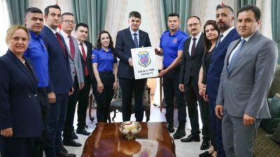 Kilis’te, 6 Haziran Ceza İnfaz Personeli Günü dolayısıyla Cumhuriyet Meydanı’nda