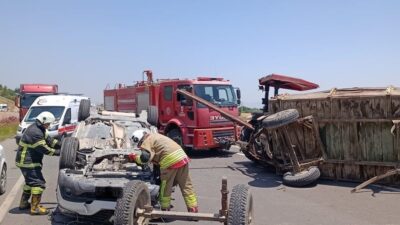 Hatay’da otomobil ve traktörün çarpışmasıyla yaşanan kazada 2 kişi yaralandı.