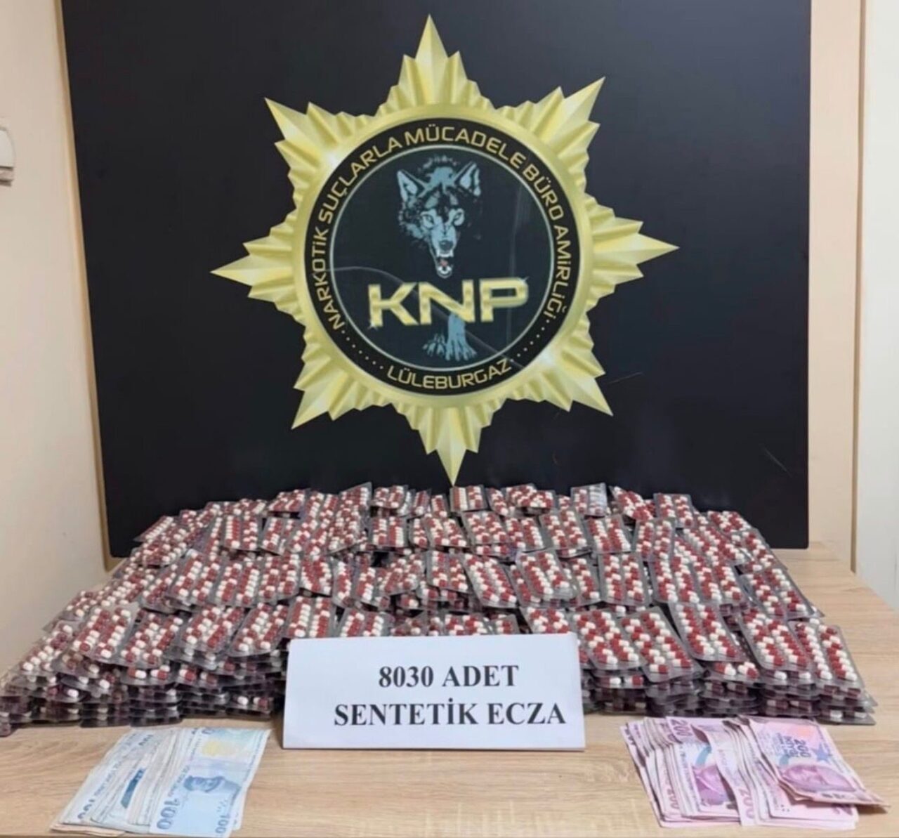 Kırklareli’nde polis ekiplerince şüphe üzerine bir aracın içindeki 3 kişinin
