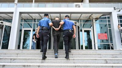 Mersin polisi, yurt dışından Çukurova Uluslararası Havalimanı’na iniş yapan uçaktaki