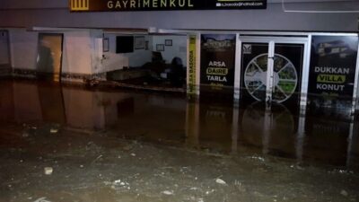 Konya’da dağlık alanda etkili olan sağanak yağış sonrası sel meydana