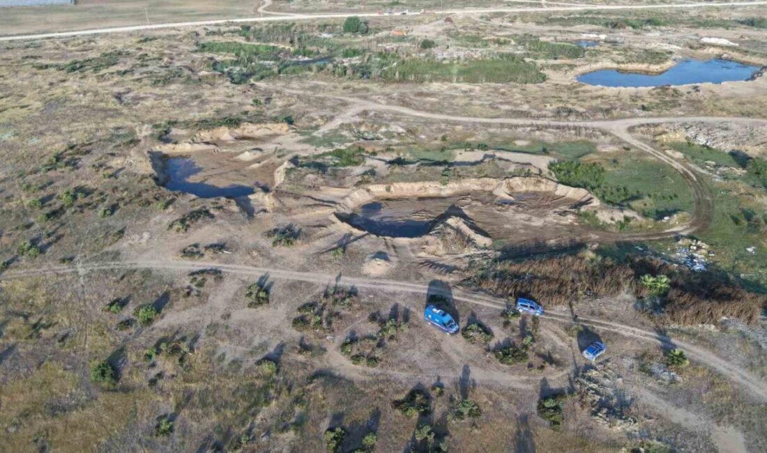 Antalya’nın Manavgat ilçesi Ulualan Mevkiinde kum hırsızlığına yönelik jandarma ekiplerince