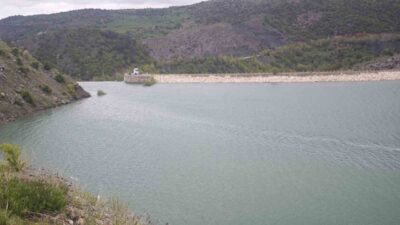 Sivas’ın Hafik ilçesinde bulunan Pusat-Özen Barajı, Geçtiğimiz yıl kuruma noktasına