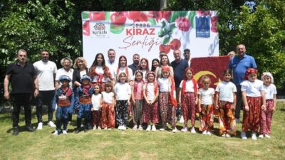 Kuşadası Belediyesi’nin katkılarıyla Kirazlı Mahallesi’nde düzenlenen ‘Kiraz Şenliği’ başladı. Gün