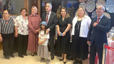 Kütahya’da Hayat Boyu Öğrenme Haftası etkinlikleri kapsamında hazırlanan serginin açılış