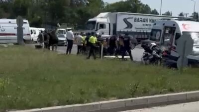 Kırklareli’nin Lüleburgaz ilçesinde iki otomobilin çarpıştığı kazada 6 kişi yaralandı.