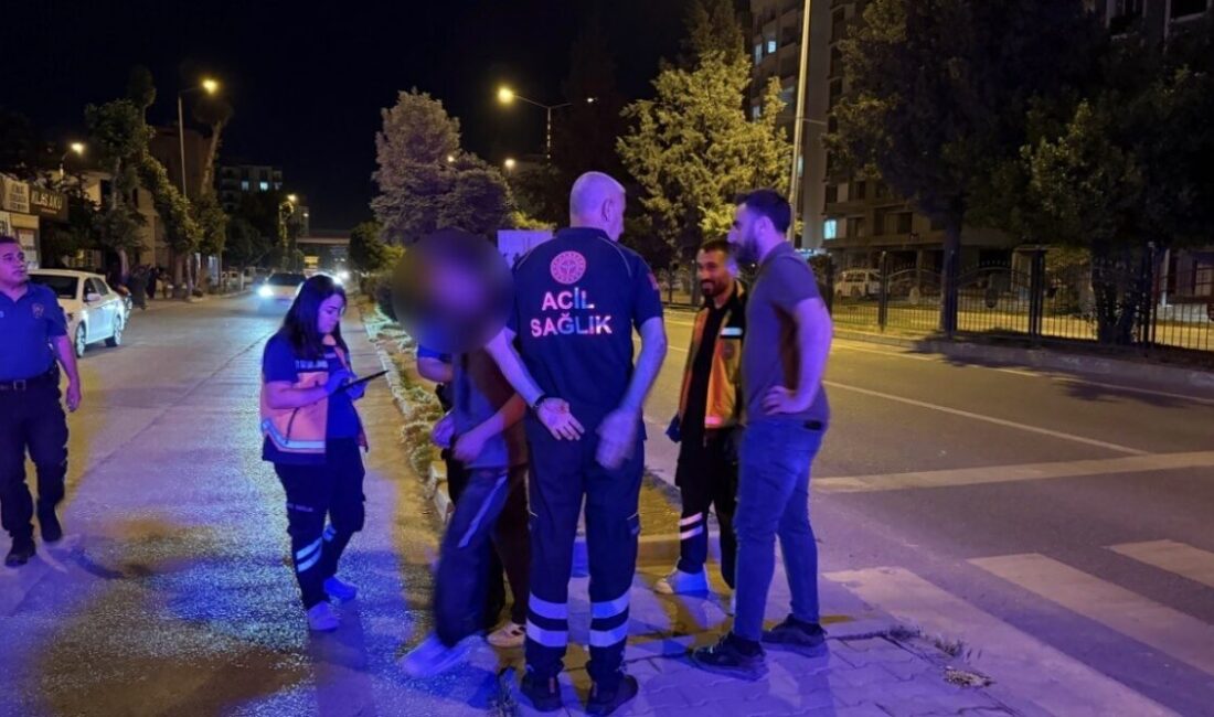 Adıyaman’da ayakta durmakta güçlük çeken ve karayoluna çıkan bir şahıs