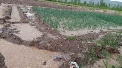 Malatya’da etkili olan sağanak ve dolu yağışı hayatı olumsuz etkilerken,