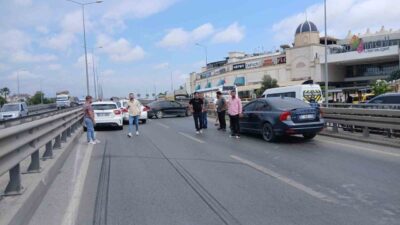 Antalya’nın Manavgat ilçesinde köprülü kavşak girişindi meydana gelen ve 4