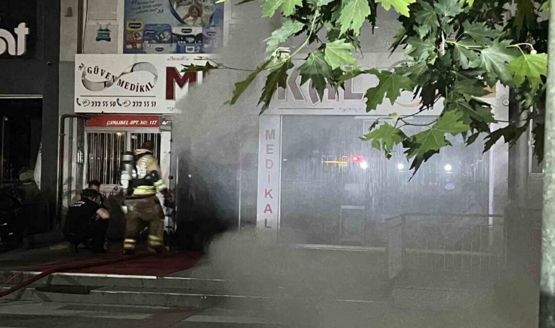 Manisa’nın Yunusemre ilçesinde, medikal ürünlerin satıldığı bir iş yerinde çıkan