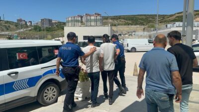 Manisa’nın Kula ilçesinde kahvehane önünde meydana gelen, 2 kişinin yaralandığı